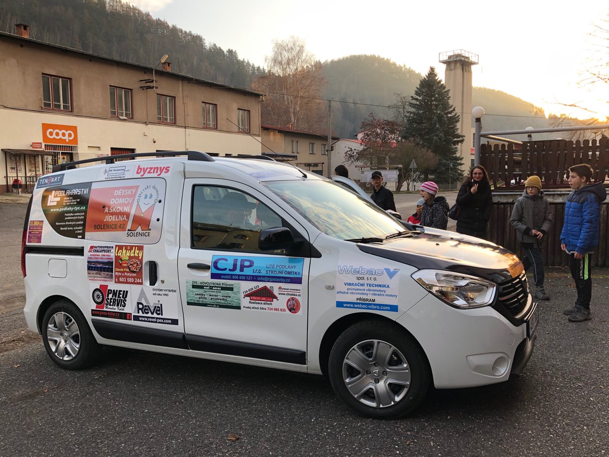 REVELpribram's tweet photo. Včera se konalo slavnostní předání vozu Dacia Dokker, který byl určen, díky projektu "Sociální automobil", Dětskému domovu v Solenicích (https://t.co/qbylQE2qG8). Jsme moc rádi, že jsme mohli být u toho 🤗
#systemyvytapeniodroku1993 #českáznačka https://t.co/4404H0Wip8