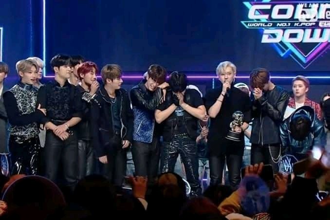 MlNHORIZON's tweet photo. stray kids got their 1st win on april 4, 2019 (4419, which is a VERY special number for us)

and now they got their 2nd win on december 19, 2019, which is also the anniversary when jyp announced that they will debut as nine

stray kids kings of making special days https://t.co/42nK6LG10T