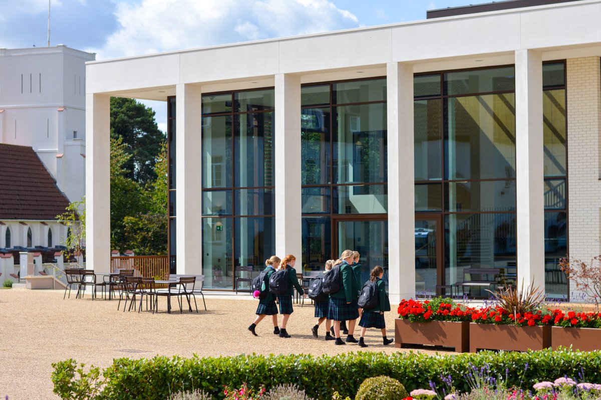 DowneHouse's tweet photo. "A delightful full girls' boarding school that has definitely moved with the times." Thanks @GoodSchoolsUK for such a great review! Read the full write up here π https://t.co/qHJHCzcM8o #DowneonDisplay https://t.co/1D0pdTi5jT