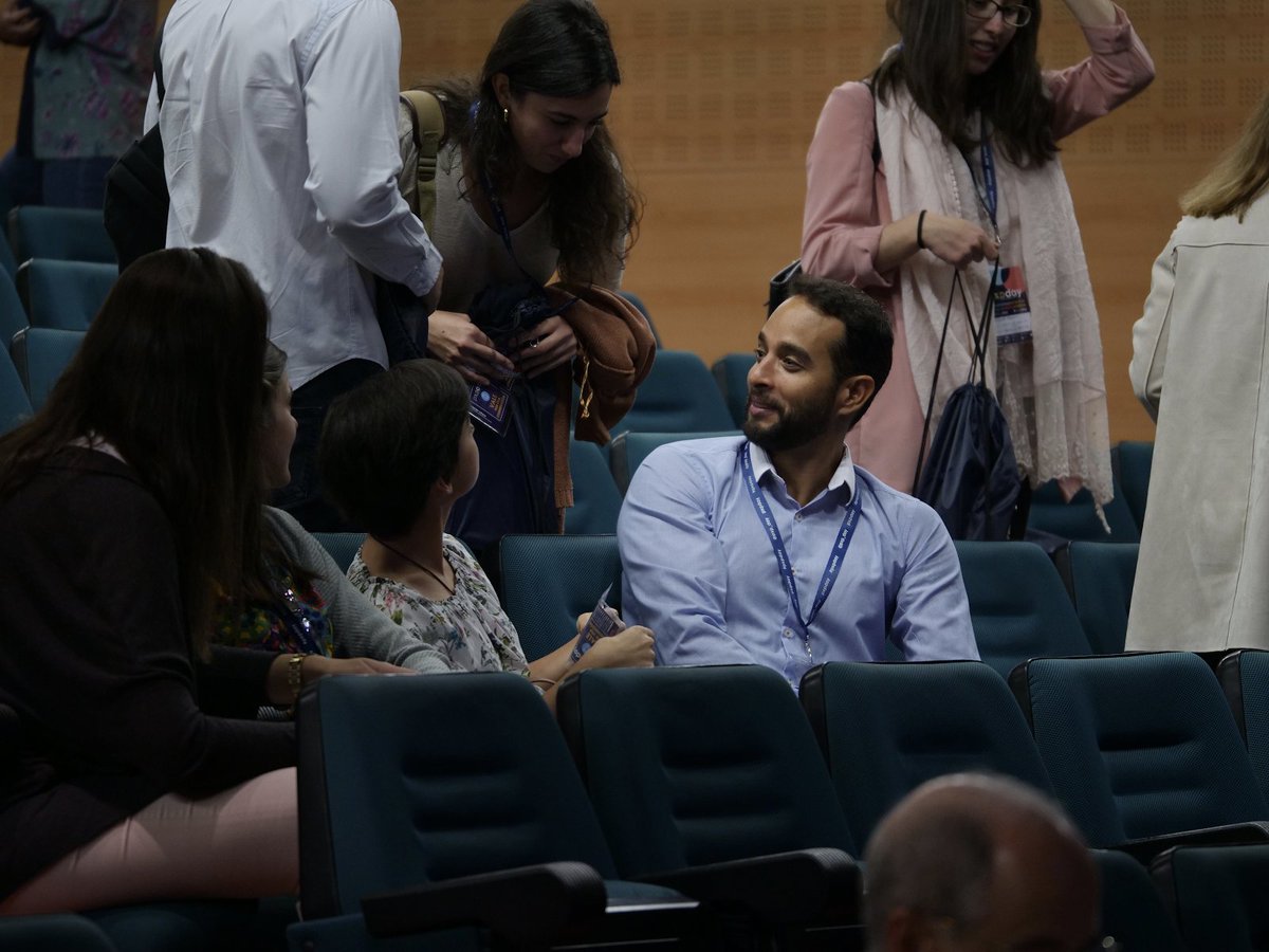 pxp_day's tweet photo. 🔸#PXPday es más que un congreso o un seminario universitario. Son personas hablando de personas. Una discusión constructiva sobre la mejor manera de humanizar la atención sanitaria. ¿Nos vemos el año que viene? 😀 https://t.co/Yff4QxhKjP