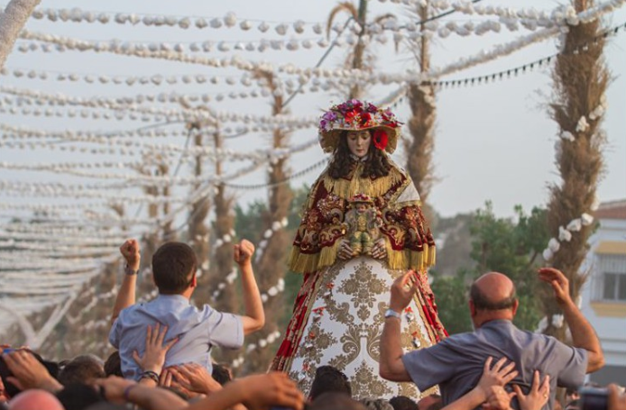 Territorio Huelva (@territorioh) on Twitter photo Este próximo #domingo los amigos de <a href="/AguipHuelva/">Aguip Huelva</a> te invitan a realizar el 'Recorrido de la Pastora', el trayecto que sigue por la localidad de #Almonte la Virgen del Rocío vestida de #Pastora cada siete años. territoriohuelva.com/actividad/ruta… Este próximo #domingo los amigos de <a href="/AguipHuelva/">Aguip Huelva</a> te invitan a realizar el 'Recorrido de la Pastora', el trayecto que sigue por la localidad de #Almonte la Virgen del Rocío vestida de #Pastora cada siete años. territoriohuelva.com/actividad/ruta…