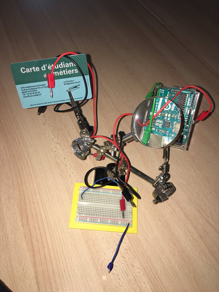 Igor_278's tweet image. #Electrotec’Art l’équipe SII ⁦@Branly86⁩ vous souhaite de bonnes fêtes !