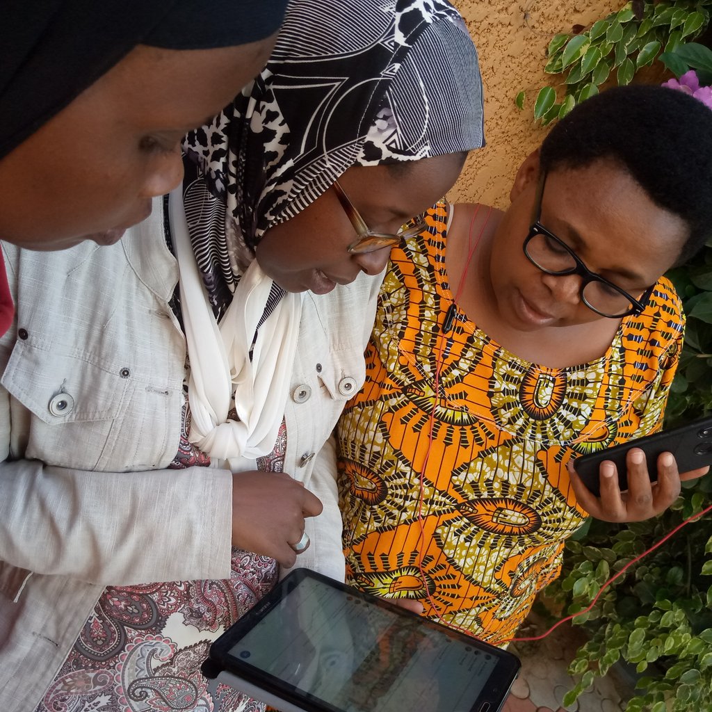 Juventine Muragijemariya (@jufitinema) on Twitter photo #WemenatwebRwanda Yahuguye abanyamakurukazi kuri <a href="/emporing/">emporing</a> women in Online spaces yafatanyije <a href="/ArfemRwanda/">ARFEM RWANDA 🇷🇼</a> <a href="/women/">Women.org</a> <a href="/RutayisireBona/">RUTAYISIRE Bonaventure</a> <a href="/RMC_Rwanda/">RMC</a> <a href="/RwandaMedia/">Rwanda Media HC</a> <a href="/Womenatweb_Rw/">Women@WebRwanda</a> #WemenatwebRwanda Yahuguye abanyamakurukazi kuri <a href="/emporing/">emporing</a> women in Online spaces yafatanyije <a href="/ArfemRwanda/">ARFEM RWANDA 🇷🇼</a> <a href="/women/">Women.org</a> <a href="/RutayisireBona/">RUTAYISIRE Bonaventure</a> <a href="/RMC_Rwanda/">RMC</a> <a href="/RwandaMedia/">Rwanda Media HC</a> <a href="/Womenatweb_Rw/">Women@WebRwanda</a>