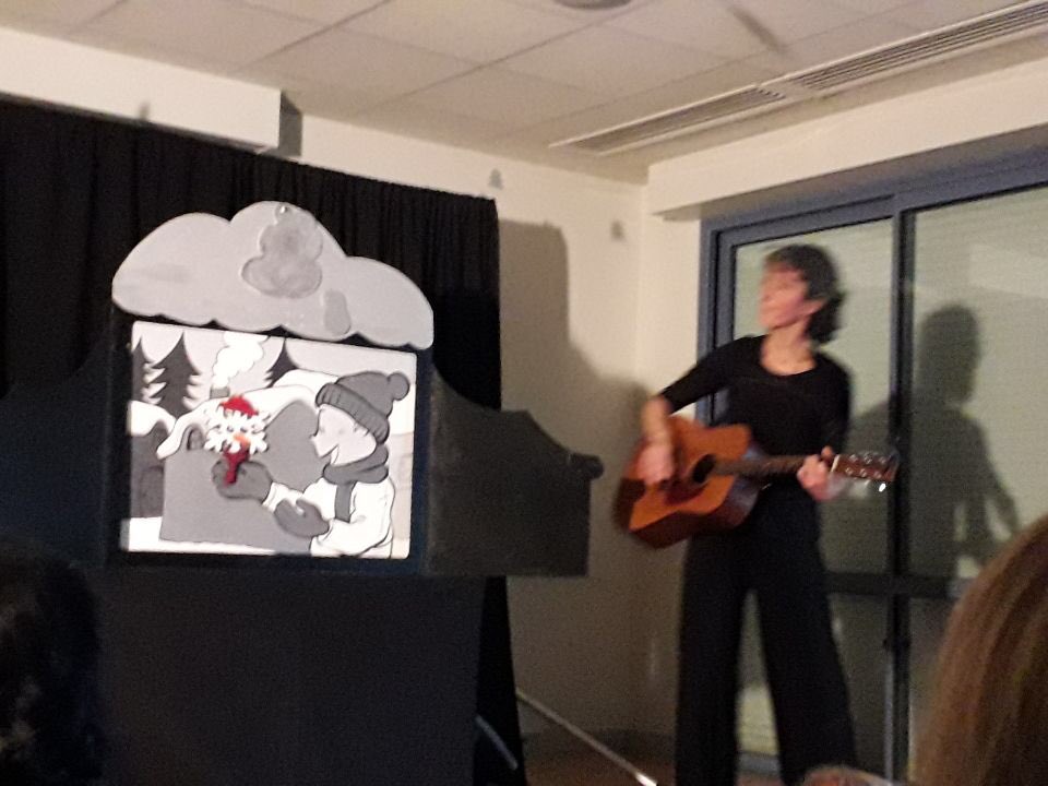 MFAM_PEF's tweet photo. Spectacle "petit flocons de neige"au Ram du Candéen ce matin pour le plaisir des petits et des grands ! https://t.co/ZSmusrnB4i