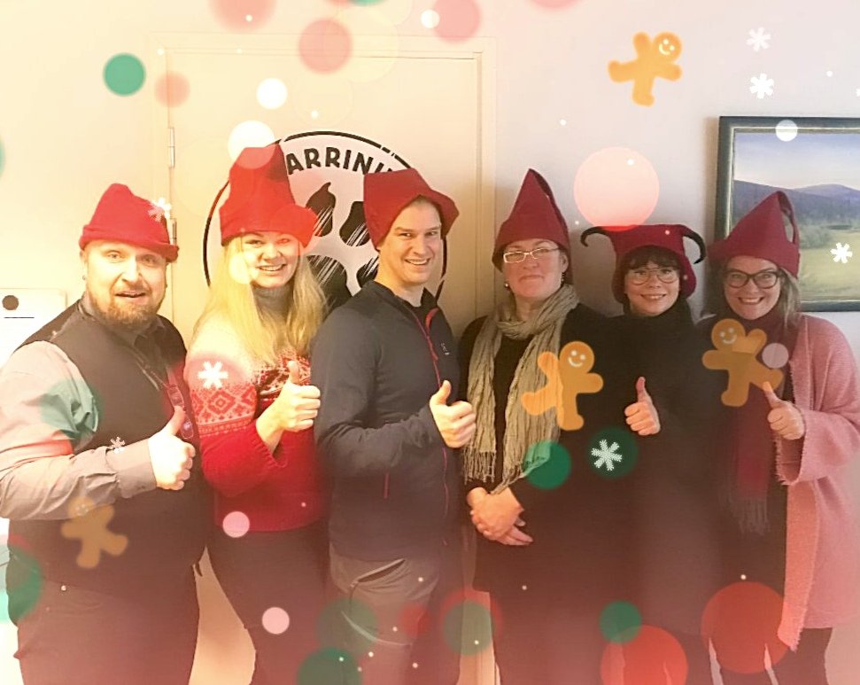 NiinaNinja's tweet photo. Harrinivan #bestinwilderness tiimissä meitä on jo 160! kuvassa tiukka ydin eli johtoryhmä 2020. 🤩 Huipputiimi kasassa pääsesonkiin ja upeaa nähdä miten hommat rullaa ammattitaidolla, positiivisesti ja pilke silmäkulmassa 🎅🏻 #superteam #harriniva #bestinwilderness #lapinmatkailu https://t.co/97lWEpv5yU