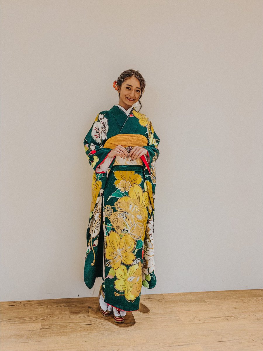 みちょぱ 池田美優 お正月番組で今年は振袖着ることないと思ってたけど着れた 緑でした みちょぱ 池田美優 お正月番組で今年は振袖着ることないと思ってたけど着れた 緑でした