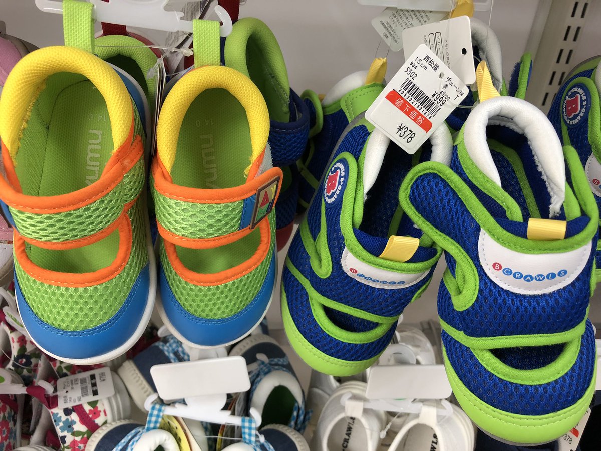 Pon 378円の靴たち その1 西松屋 セール 底値 パトロール