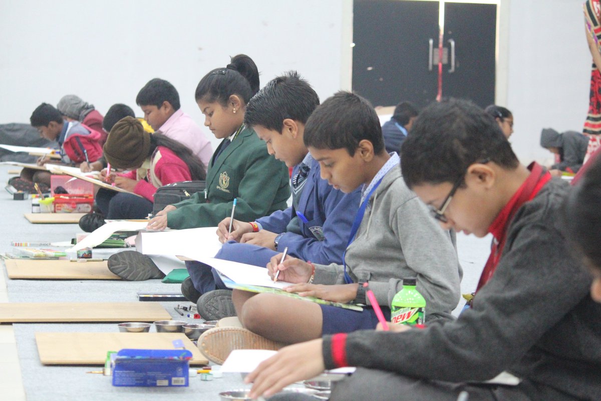pcraindia's tweet photo. Talented young minds spreading the message of fuel conservation, one stroke at a time. 
#ConserveFuture #PCRA #MainHoonSaksham #ThursdayThoughts 
@ccoi_1947 @dpradhanbjp @RKAhuja11
@PetroleumMin @HPCL @mygovindia https://t.co/ThYENfUGMF