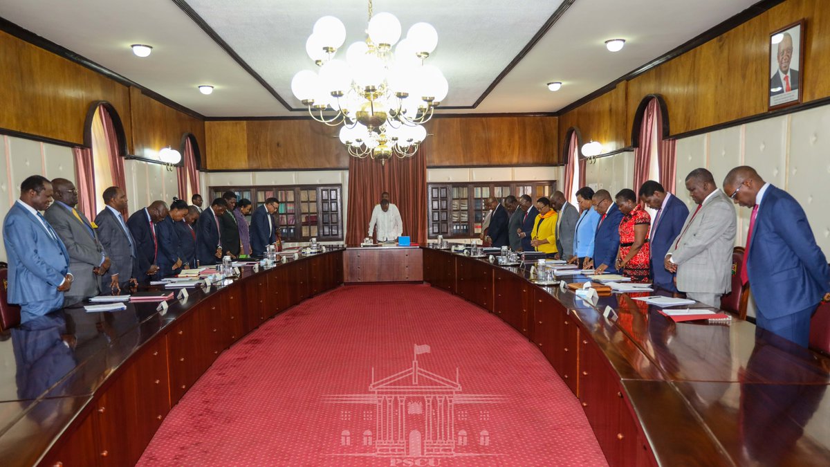 StateHouseKenya's tweet photo. 1/3 Cabinet has approved commercial farming of BT cotton hybrids following successful completion of field trials conducted over a period of five years. The commercial farming of BT cotton is set to ensure farmers earn more from the crop through increased production.
@WilliamsRuto https://t.co/kHwKtlxPTx