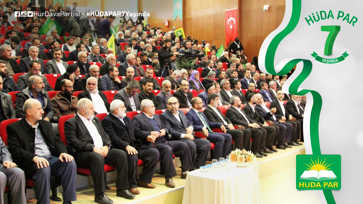 Dürüst siyaset; şartlara yenik düşerek dönüşmek değil, şartları zorlayarak dönüştürmektir. Dürüst siyaset; tavizlerle idareyi sürdürmek değil, istikamet üzere durabilmektir. İşte şiarımız budur... #HÜDAPAR7Yaşında