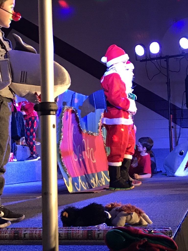 prps_ldsb's tweet photo. What a wonderful concert! So proud of our PRPS Panthers as they sang, danced & played their hearts out. Thanks to our generous school community for supporting our students through donations & purchases, encouragement, positive comments, & support.#holidayhappy #PRPSgreatplacetobe https://t.co/TPJuGuCHKO