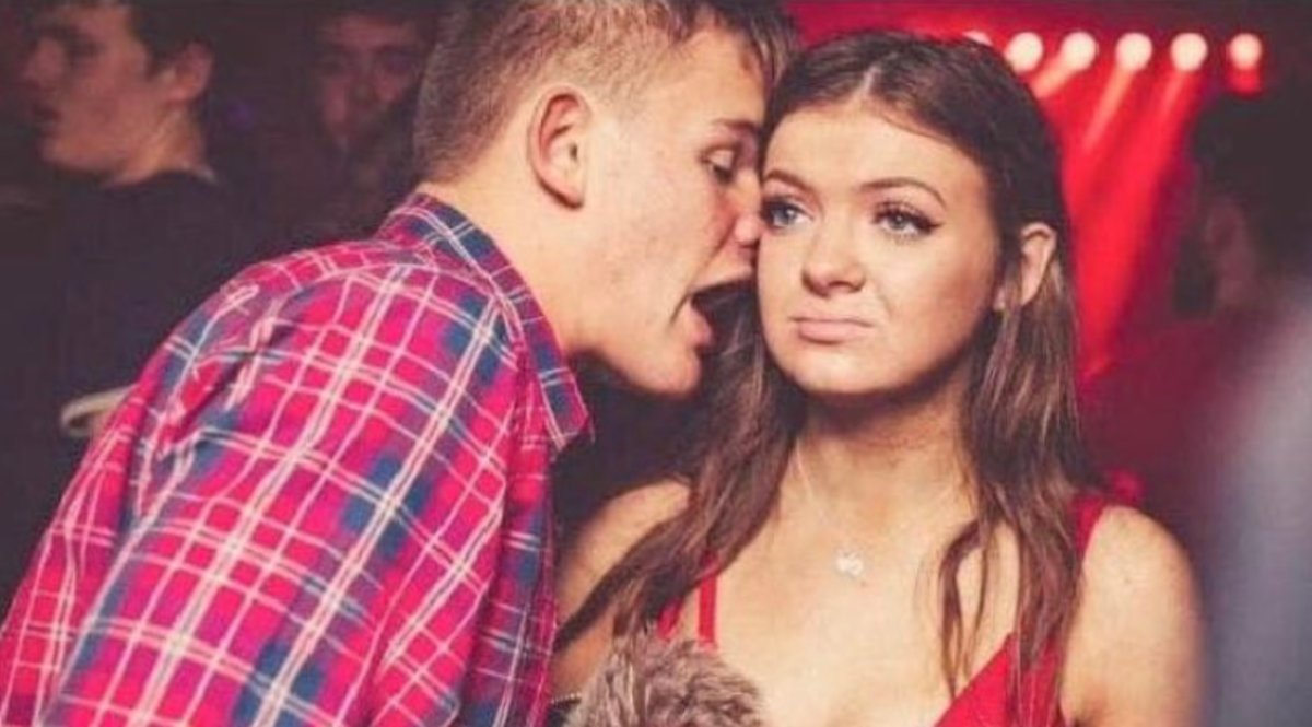 España se tendría que independizar de la UE, deberíamos hacer un referéndum, se llamaría #Spexit, pero votaríamos solo los españoles, los europeos no votarían, no es como los catalanes, eso deberíamos votarlo toda España, no tiene nada que ver porque Cataluña es España ¿sabes?