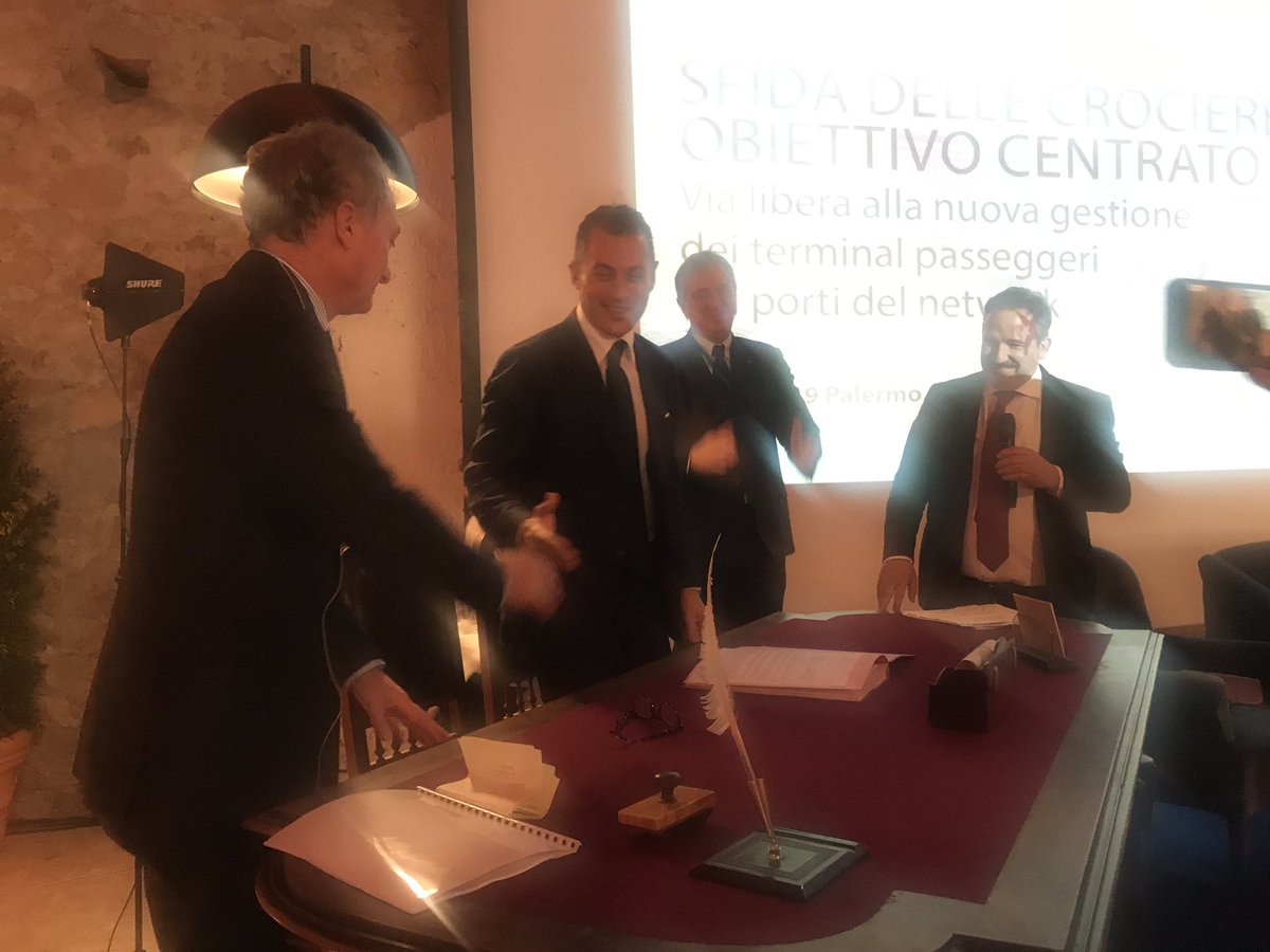 vitale_rosalba's tweet image. #ADSP #Sicilia occidentale Svolta Storica per #Palermo @pasqualinomonti @LeolucaOrlando1 @NicolaPorro @lucatelese @MSC_Crociere @CostaCruises