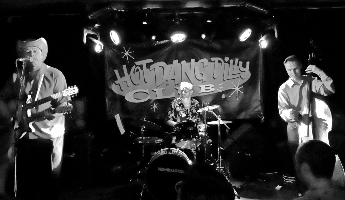 UrbaniteSpacem1's tweet photo. Here's a few snaps of @DekeDickerson and the Ecco-Fonics @Nambucca_Live, London, 31.5.19 https://t.co/vcmmF3XyBm