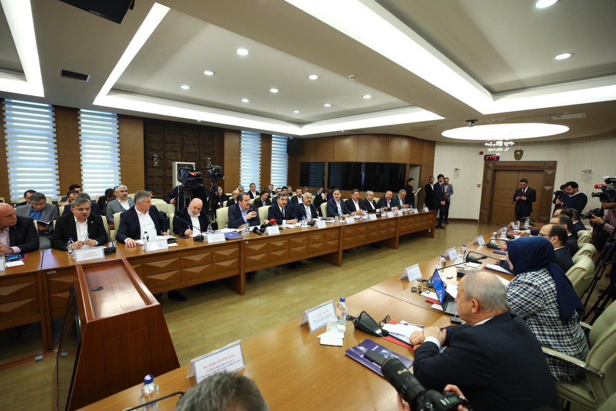 .<a href="/_aliyalcin_/">Ali YALÇIN</a> : "Ek göstergede sorunlar giderilmeli, 3600 Ek Gösterge ayrım yapılmadan tüm kamu görevlilerine uygulanmalıdır. Yardımcı Hizmetler Sınıfında olup da gerekli şartları sağlayanlar sınavsız olarak Genel İdari Hizmetler Sınıfı kapsamına alınmalıdır."

#KPDKUmutVermeli