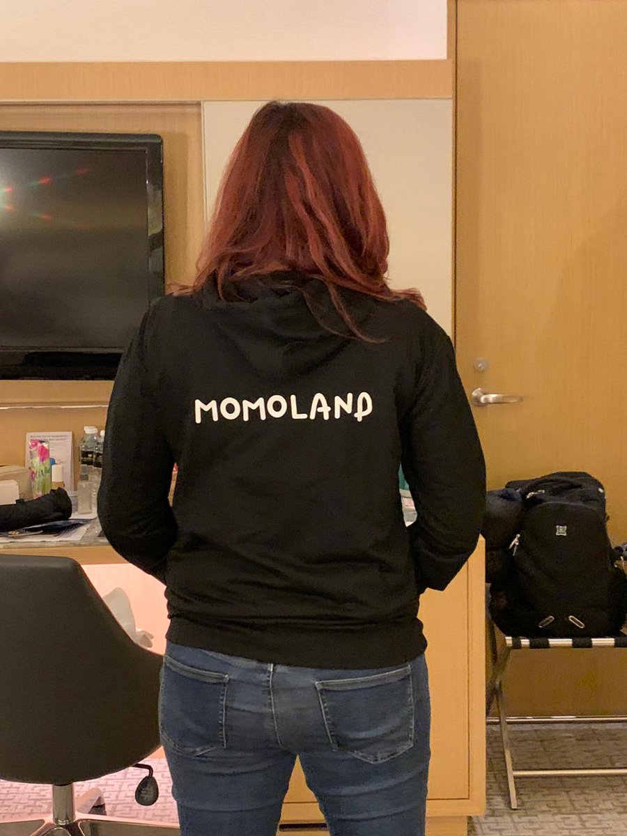 onlyaenaen's tweet photo. My birthday is not until tomorrow but @mmld24 has just given me a shitload of gifts... And she saved this one for last. I SCREAMED!!!!! (More gifts/photos inc) https://t.co/ipQmGidjHf