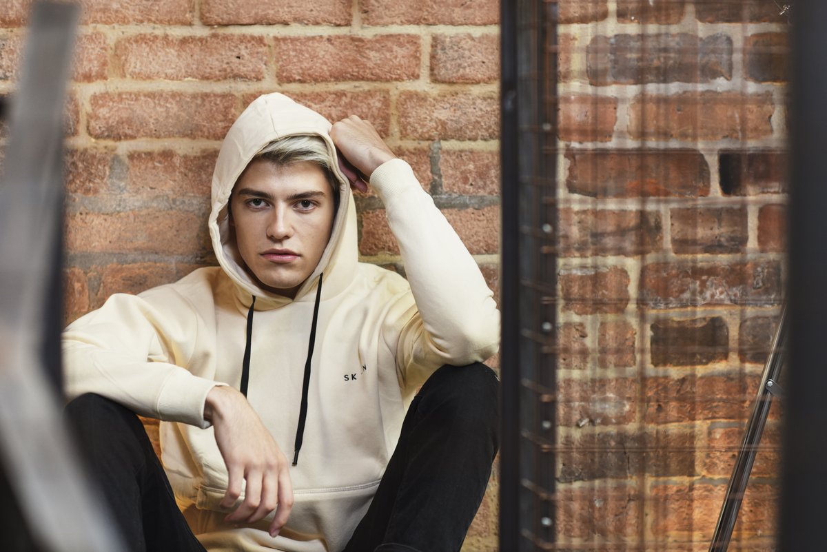 skin_gb's tweet photo. When the January weather is too much, our cosy SK -IN hoodie is all you need 🤗 Get yours online now!  https://t.co/DQEcSvbDSN

#beauty #cosmetics #makeup #skin #feelgoodformulas #ukbeauty #beautybrand #onlinebeauty https://t.co/PlY5r9VLwX