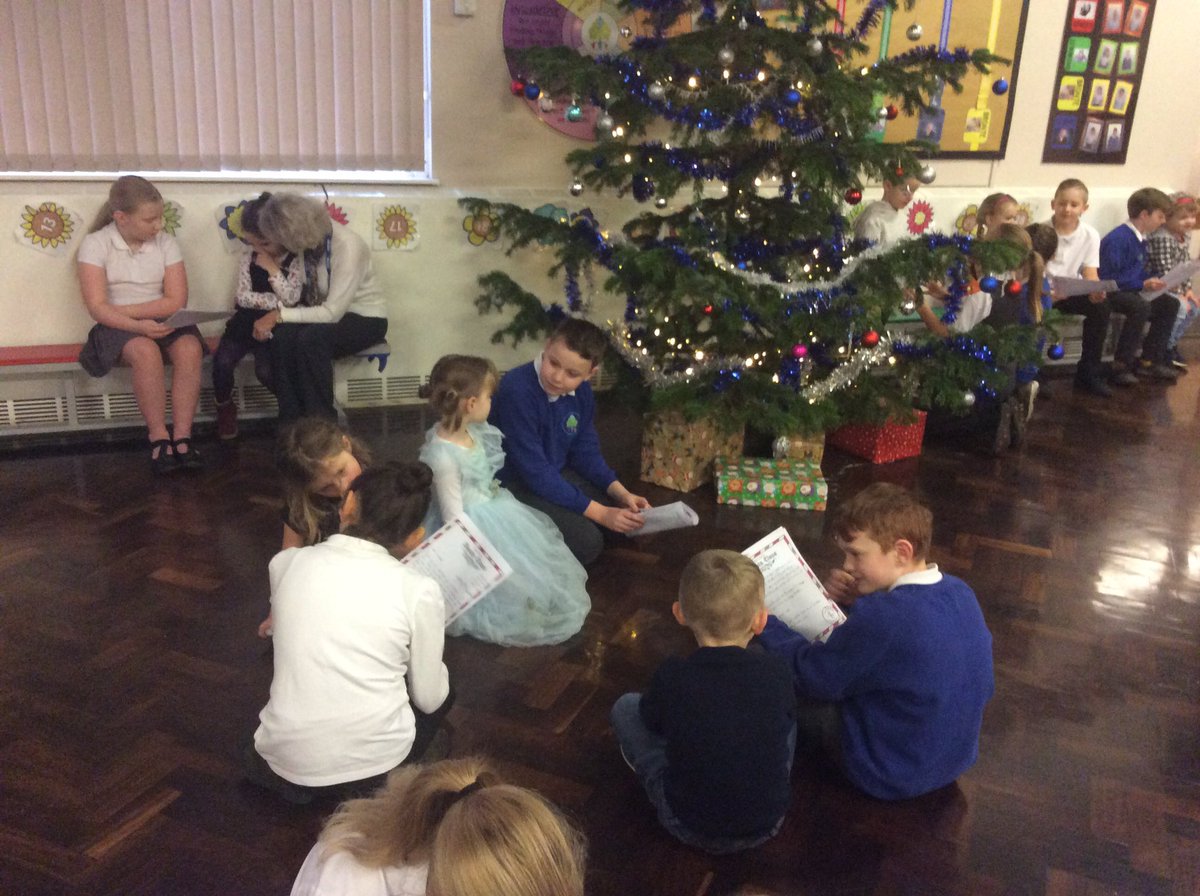 battyefordEY's tweet photo. Reception loved having their Santa letters read to them by 5P. @battyefordprimary https://t.co/QlaqsIgLWB