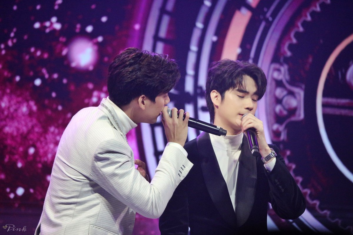 Pink_JTM1's tweet photo. พี่เต้ : พี่ก็  #แค่อีกคน ที่รักตี๋ไง~~

งุ้ยยย 💙💛 https://t.co/Kmkz7SPpKz