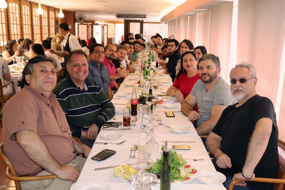 informaticaUSM's tweet photo. Titulados 2019 de Campus San Joaquín se reencuentran en almuerzo de celebración. En la instancia participaron 28 #exalumnos, #funcionarios y #profesores.
Comparte, etiqueta y reacciona:
Noticia👉https://t.co/0Jrsx72pxu
Álbum👉https://t.co/zMfpCyK5Sx
#DIUSM #USM #UTFSM https://t.co/C61CBYWHUx