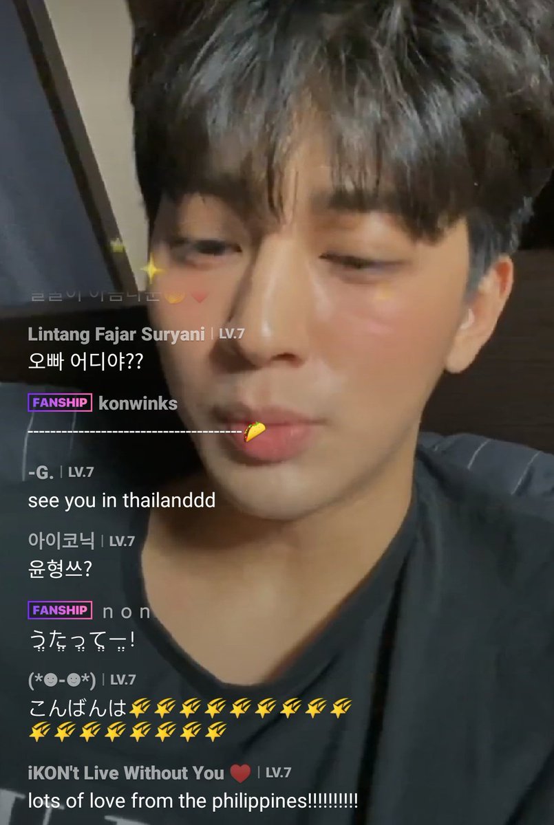 hvevlo's tweet image. IM TRYING TO FEED HIM TACOS-