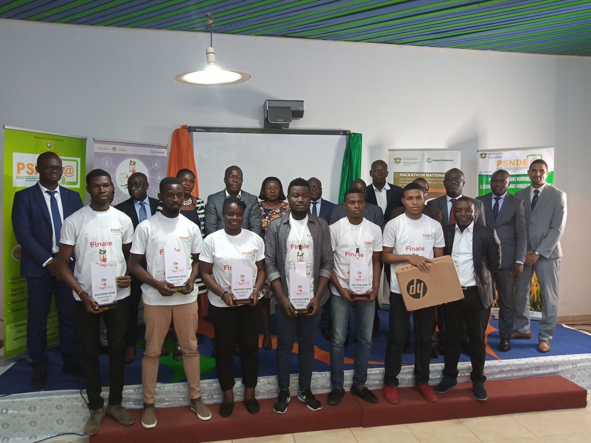 aboukam's tweet photo. Les grands prix de la 2e édition du projet Civagrihack sont:
La team SuperWoman 1er
La team Révolutionnaire 2e
La team Maradji 3e
La team Evazate 5
La team AgriPoly  prix spécial... @CivAgriHack #CivAgriHack #Psndea #Ict4Ag #Civ https://t.co/diFIUyEvc2