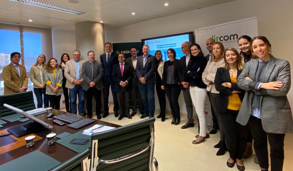 DircomCAN's tweet image. Finaliza el encuentro con @SebasCebrian y los #dircoms de Tenerife donde se ha hablado sobre la importancia de la reputación en las organizaciones, su medición y el papel del #dircom en ella.

De nuevo agradecer a @cajasiete por patrocinar este encuentro para @DircomCAN
