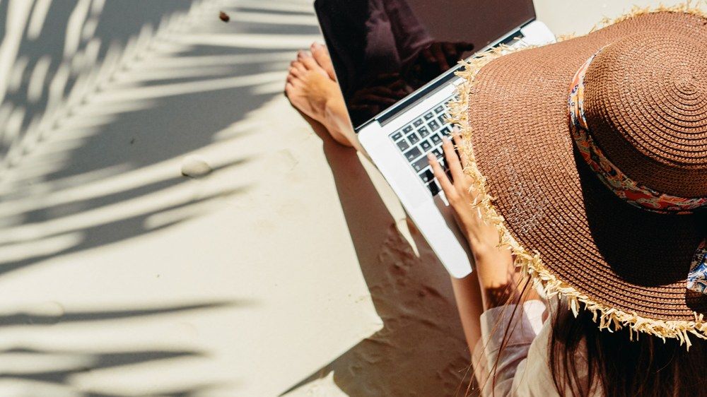 Hate your desk job, love travelling? Life as a #digitalnomad might be your calling: buff.ly/2sB94n9 via <a href="/VOGUEIndia/">VOGUE India</a> #remotework #travel #coliving #careers #freelance
