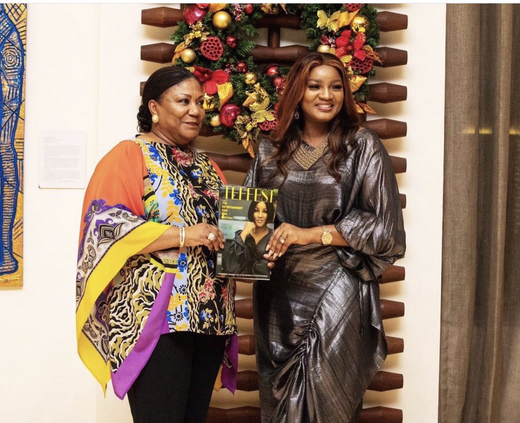 Teffest's tweet photo. Our convener @Realomosexy presenting the Teffest magazine to the First Lady of Ghana @RAkufoAddo #teffest2019 ππ https://t.co/ZlObMAZo1s