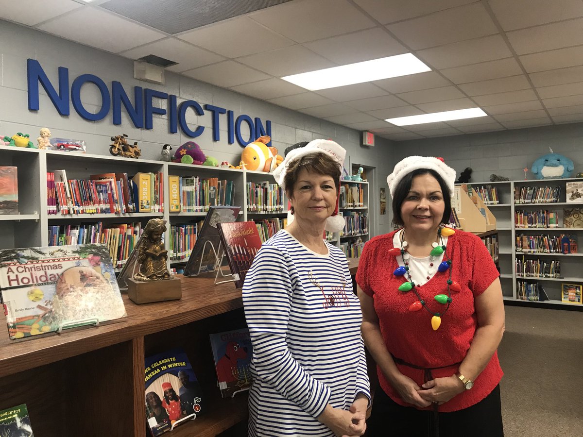 MHESLibrarian's tweet photo. Merry Christmas from MHES library! https://t.co/IHdm3UV8co