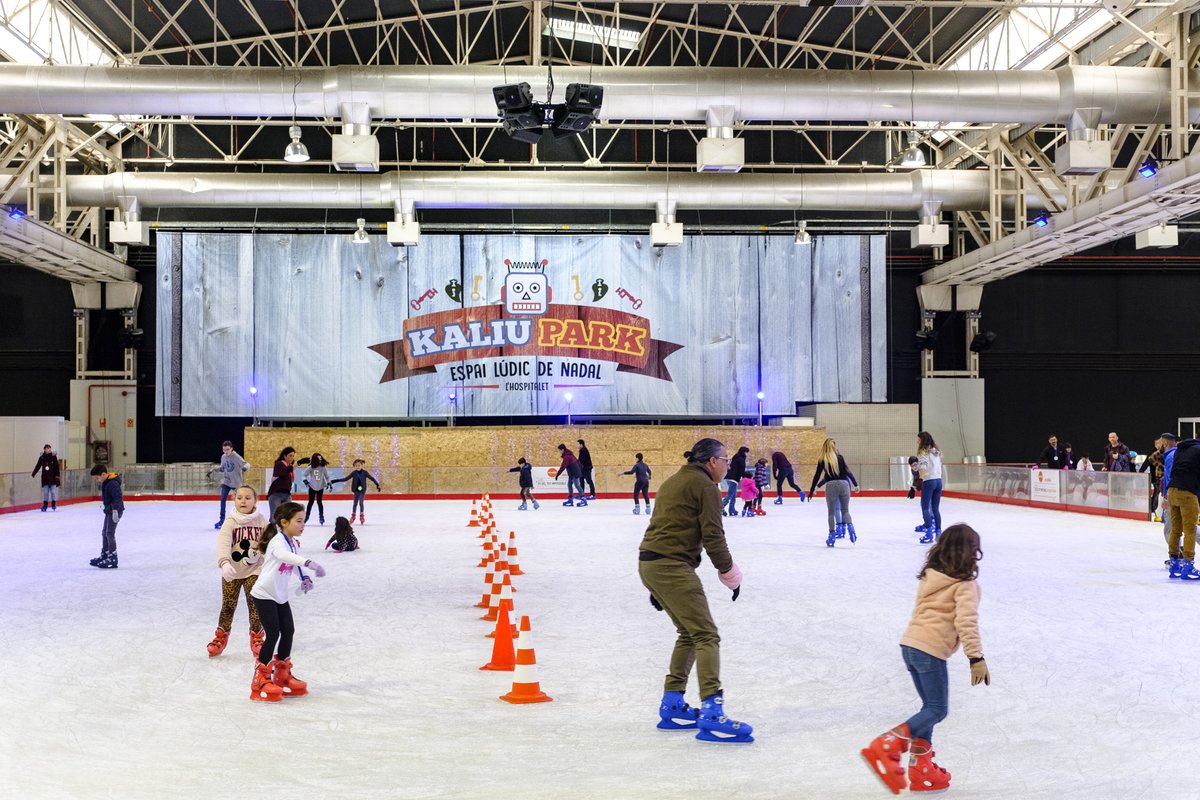 fargahospitalet's tweet photo. ❄️Concurs obert al nostre Facebook!

Regalem tickets per patinar i llençar-se pel tobogan gegant de @KaliuGEL!!⛸️

Entra i participa-hi! I recorda que @KaliuPark estarà obert, a #LaFargaLH, del 20 al desembre al 7 de gener! #NadalLH🎄

▶️https://t.co/xkZW8u66mU https://t.co/qcA1LJv9au