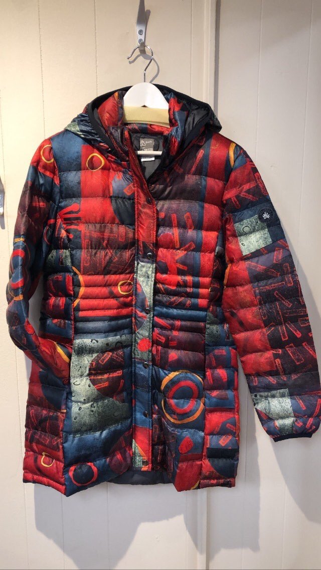 Bout_Passerelle's tweet photo. You can still look cute when it’s cold, and we have some of the cutest coats in town. https://t.co/nerPP4hffE