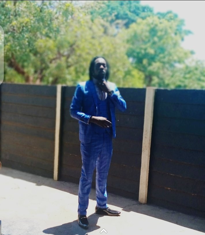 TChirung's tweet photo. Better To Be Poor and free ,
Than Rich and Captive
#BobMarleyquotes https://t.co/rovIX4bhKc