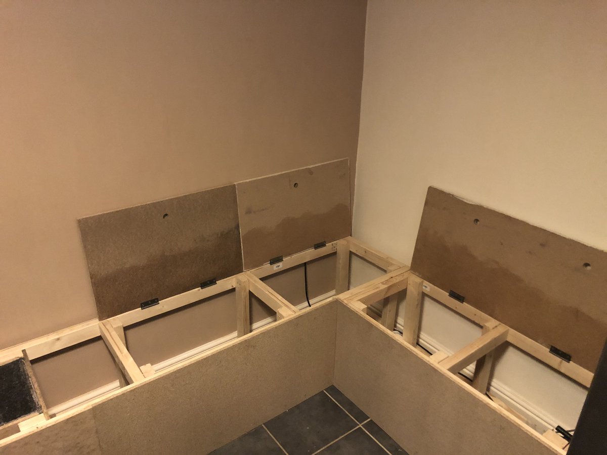intarc_nat09's tweet photo. All the hard work paid off ready for Christmas... designed and custom made by moi 💪🏼 not only a designer haha women can DIY too🤘🏼 https://t.co/Jv94TvPhZN