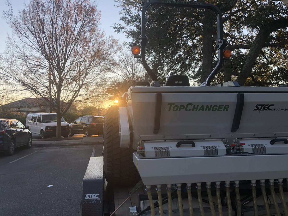 turffboy67's tweet photo. @STECEquip headed to Bulls Bay GC to demo the @VGR_equipment Topchanger! @cliffwstewart @life_turf
It’s a cold morning on the Carolina Coast. However, with this machine. You can own it and operate it at any time! #wetject #pushsand https://t.co/UhHqTlRdrE