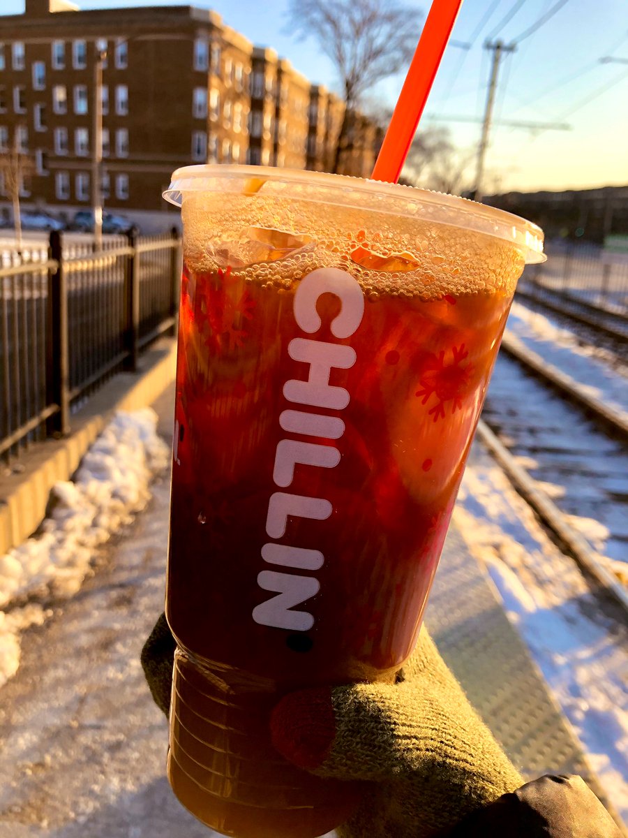 Emjay1028's tweet photo. Hardcore #NewEnglandin’ 💪❄️
#ColdestDayEvah #MakeMineIced
#MJRunsOnDunks #Boston #Allston #Winter @DunkinBoston @dunkindonuts https://t.co/i1xVPwWrDN