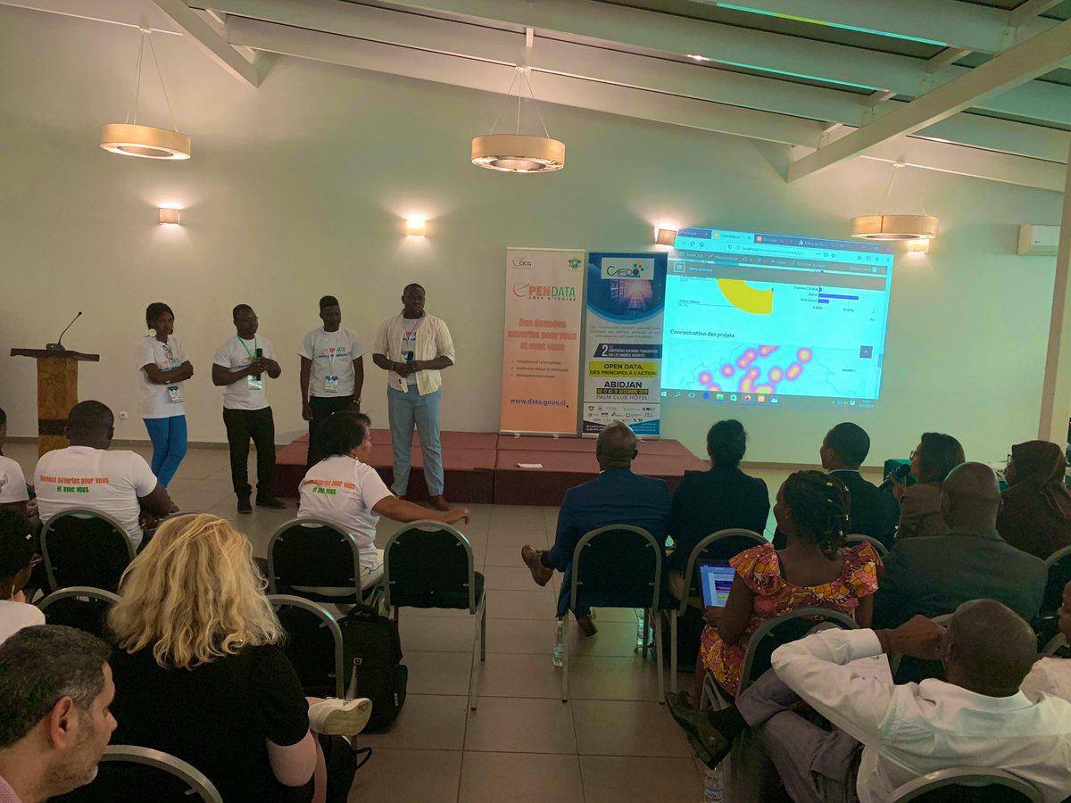 sedrickngotta's tweet photo. Waouh ! team E is performing great ! It seems their App, focused in #OpenData to track project performance in healthcare, seems to have the support of the audience as people applauded heavily! https://t.co/aOqqq86zz6