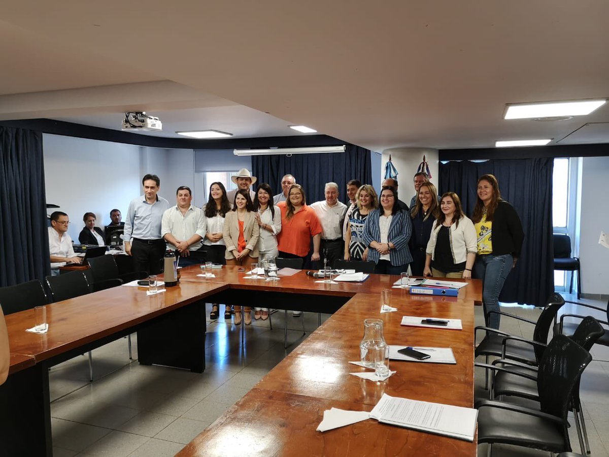 HectorKico's tweet photo. ➡️COMISIONES 2020
Reunión de Diputados, donde se eligieron autoridades de las diferentes  comisiones.

También nos reunimos con vecinos de la Ciudad de Posadas, para seguir trabajando en los Barrios. #CercaDelVecino https://t.co/7Dbop0ccML