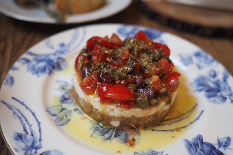 Lunch at Suzi Tros, Notting Hill - superb Greek food with some very nice Greek wines to match wineanorak.com/2019/12/19/lun… <a href="/MaziNottingHill/">Mazi</a> <a href="/hnwines/">Hallgarten & Novum Wines</a> #greekwine #greekfood #greece