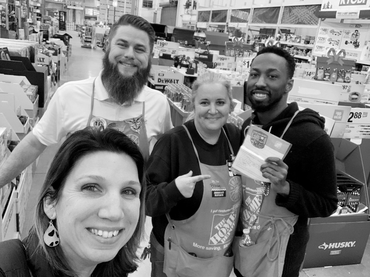 Check out Jon! Merchandising leader recognizing for excellent work and diligence in plumbing! <a href="/KochBkoch/">Bobbie Koch</a> @RyanHallTHD804 #Instock #Standards