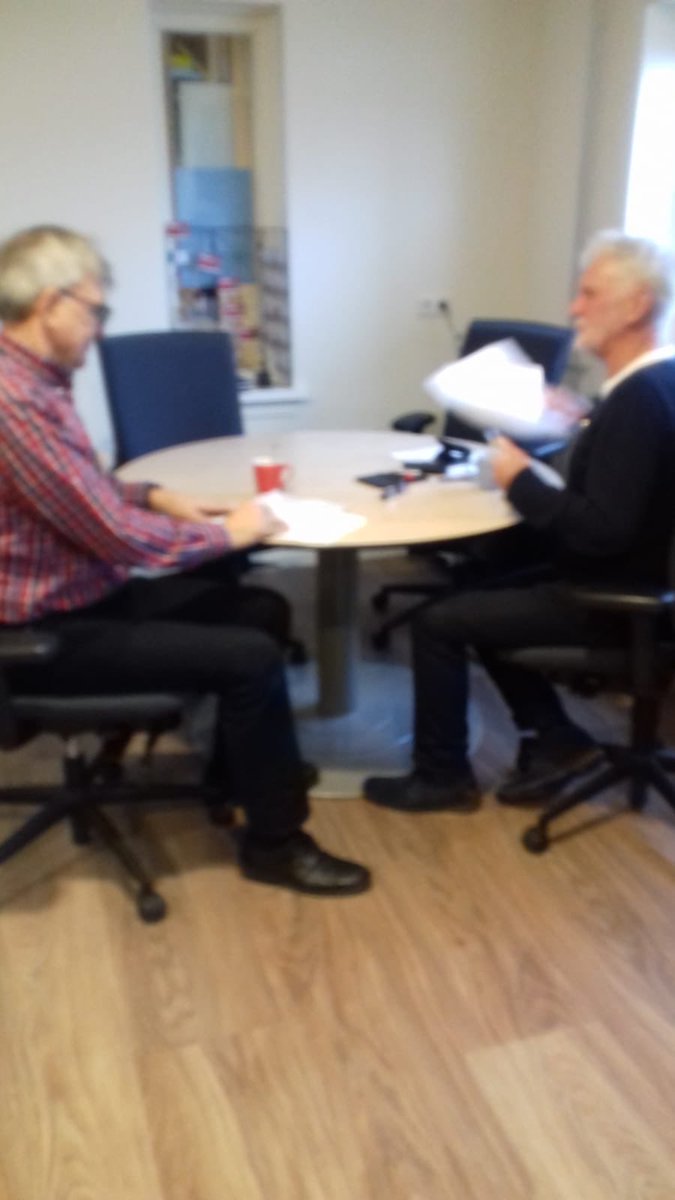 zaterdag zijn bureaustoelen opgehaald bij <a href="/Boerhofproject/">Boerhof Projectinrichters</a>. Wat een happening. Meer dan 120 stoelen hebben een nieuw thuis gevonden. 
<a href="/mienruys/">Mien Ruys</a> <a href="/heemruiters/">De Heemruiters</a> <a href="/HumanitasRaalte/">Humanitas Raalte</a>  <a href="/VluchtelingWerk/">VluchtelingenWerk Nederland</a> #Raalte, <a href="/de_parabool/">De Parabool</a> <a href="/Onderduikmuseum/">Nationaal Onderduikmuseum</a> <a href="/Vriendendienste/">Vriendendiensten</a> @VechtdalLeeftTV