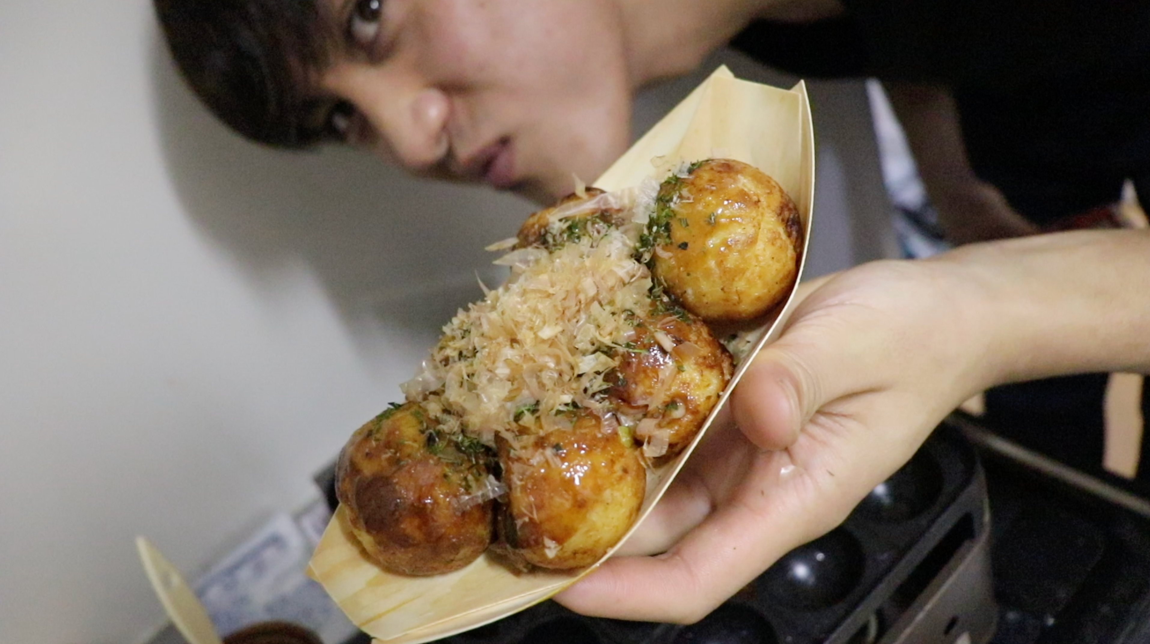 かっつー 突然ですが 僕は銀だこで2年間バイトしていた 元プロ銀だかー なのですが そんなわけで銀だこ風のたこ焼きを作りました 後日動画にします T Co Mfa4psou8w Twitter