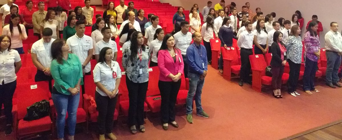 CvpFajaContigo's tweet photo. #19Dic | #Ahora Inicia desde Puerto La Cruz, en el teatro Carlos Escarŕá de Guaraguao, la certificación de la 1era cohorte del Plan Chamba Juvenil  "Aprendices Somos Todos" de @PDVSA_CVP y sus Empresas Mixtas. #SomosSentimientoPatrio https://t.co/di2uJWFR5U