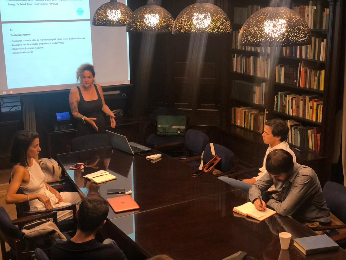 UdeSA's tweet photo. Incubadora UdeSA ¡#Batch2 en acción!
Planificando el 2020 con #FrackingDesign, #Wimet y #Gradater https://t.co/j4zpLr1BJ8