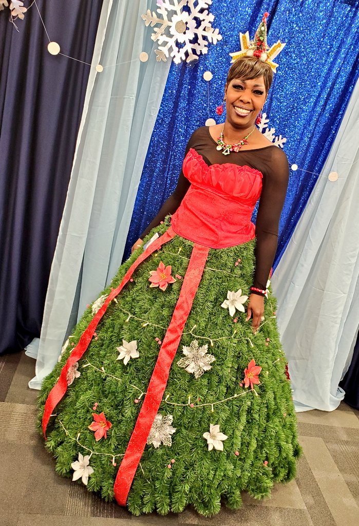 KellyWachel's tweet photo. Yes, this is Val. Our queen Val of @kcpublicschools - winner of our holiday attire contest. Just give her the award every.single.year. #TeamKCPS #OurTimeKCPS https://t.co/nflpUy5tyL