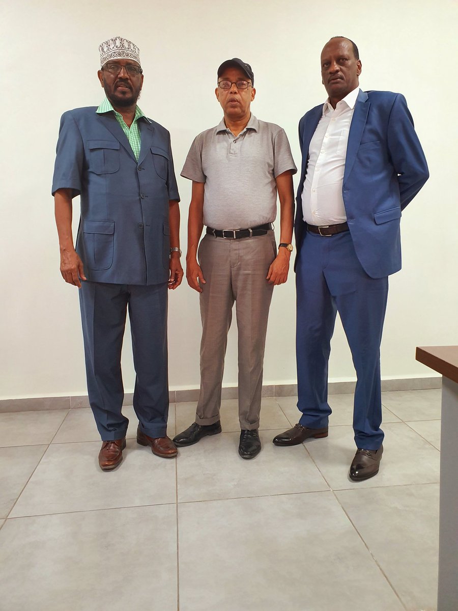 In #Mogadishu met my brothers #OsmanDualle the Managing Director of #PremierBank and #MuktarMahat Assistant Minister in #Somalia's Government. We encourage others to seek the bountif of #Allah wherever possible. #TheWorld is big.