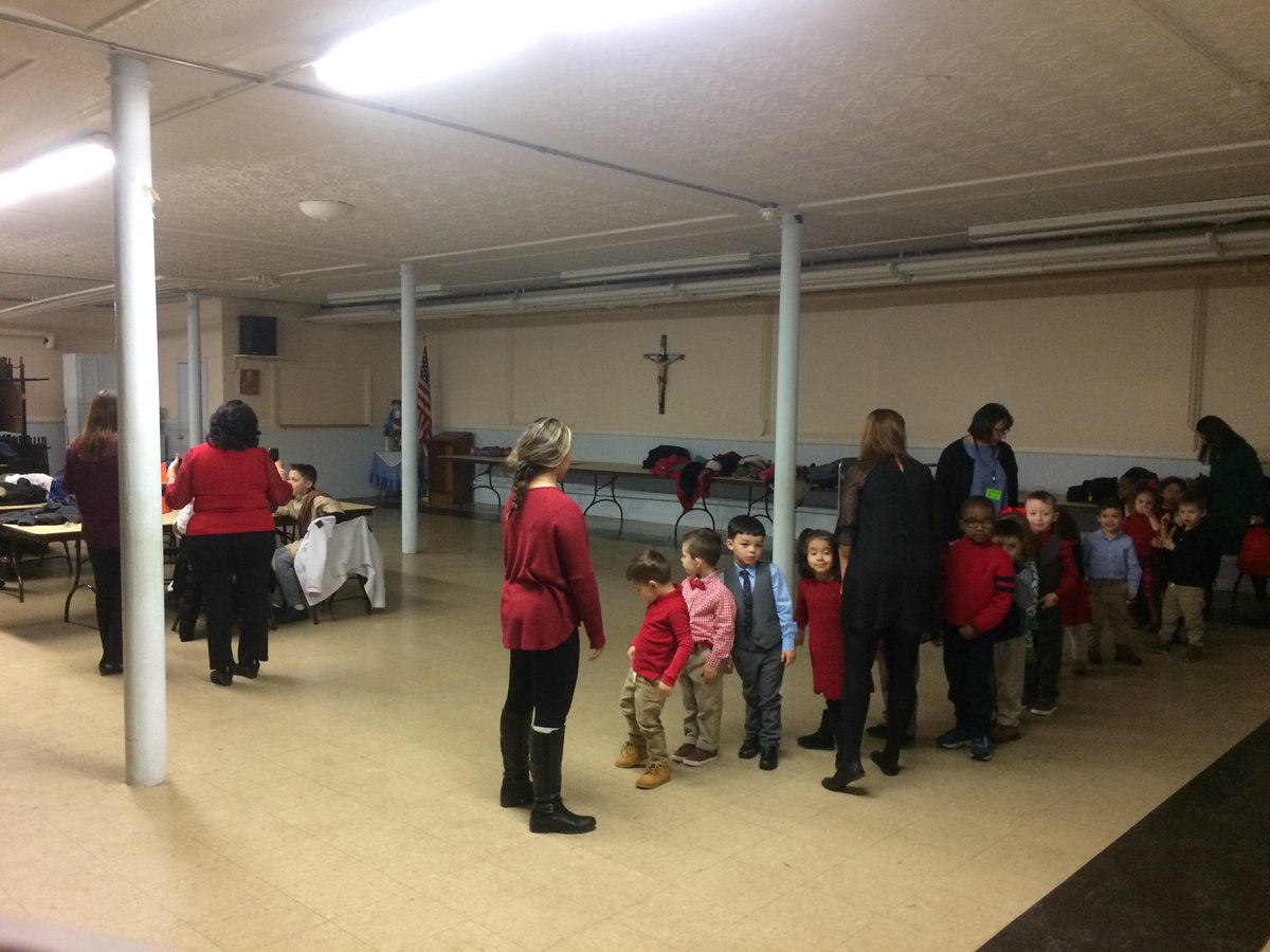 SMSMDerby's tweet photo. Countdown to showtime and we’re off!
https://t.co/6vHIO0jKFK
#stmarystmichaelschool #smsmderby #stmaryschurchderby #livingnativity #christmasbandandmusicconcert #amazingprogram #merrychristmas #oeec #youdontwanttomissthis #smsmband #smsmchorus #smsmmusicclass #musicappreciation https://t.co/NB6MgsmSpo