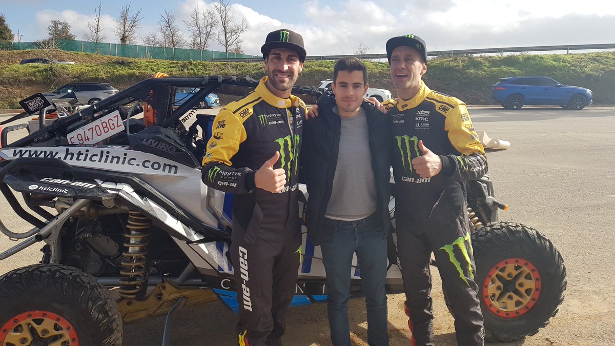 oscarmaya3's tweet image. Divertido Media Day con @gerardfarres y @AMonleon con codriving incluido 🔥.
Ojalá más gente como ellos. ¡¡Suerte en el #Dakar2020!! A por la victoria 💪
amp.rtve.es/deportes/20191… (EFE)