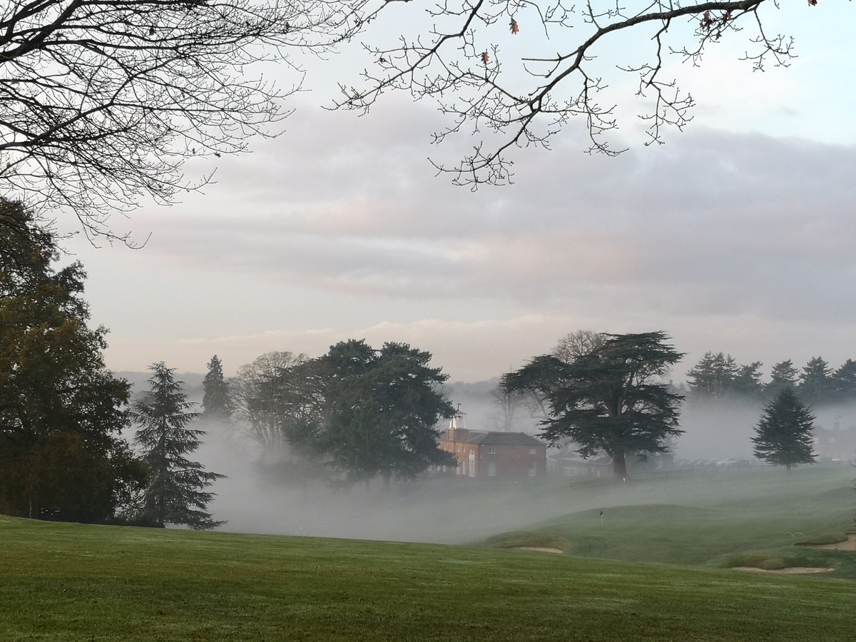 BrocketHall's tweet image. Misty morning over Melbourne Lodge ☁

.
.
.

#golfclub #hertsgolf #visitherts #themelbourneclub #wintergolf #golfcourse