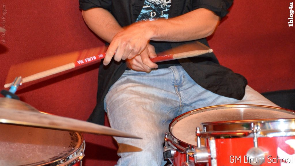Ruggieri88's tweet photo. Visiting the largest #drumschool in Italy: GM Drum School. Drum lesson for all skill levels. You develop your own style and will find your own voice -#GMDrumSchool #GigiMorello #FabioLosano #drumfam- #GiuliaCardia #vocalcoach - #1blog4u #GabriellaRuggieri➡️https://t.co/Rn74cIX9a1 https://t.co/LbiNroP5Bu